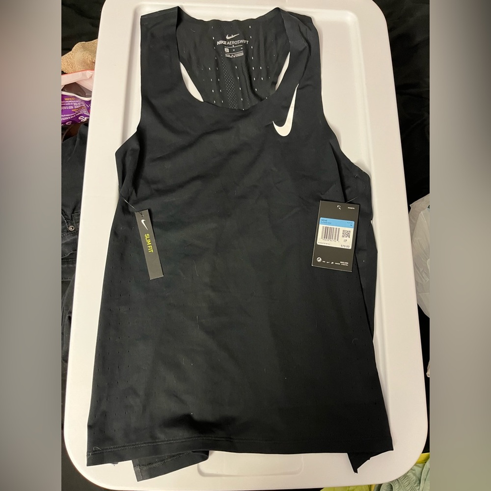 Nike aeroswift top